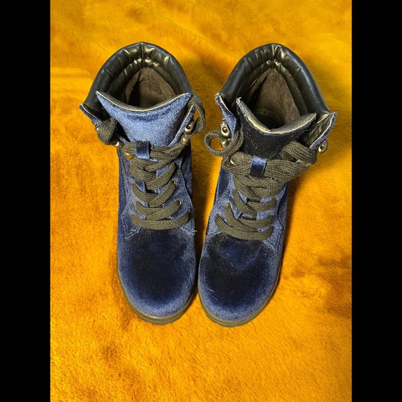 Joe Boxer • Blue Velvet Boot - Picture 3 of 7